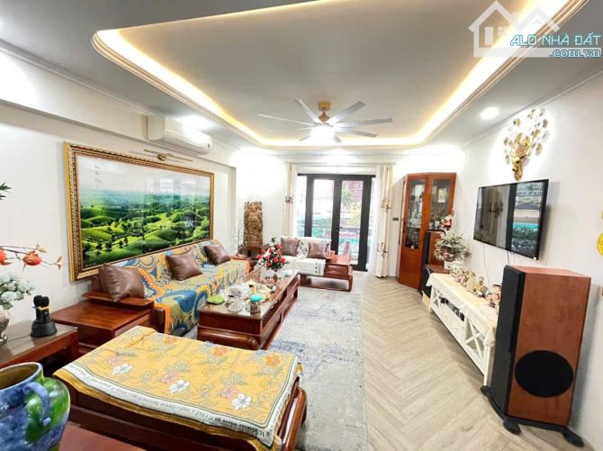 Bán nhà mặt phố Quan Nhân, Thanh Xuân, 96m2*5 tầng thang máy, MT 5.5m, hai thoáng, 22.8 tỷ