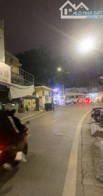 PHÂN LÔ - Ô TÔ TRÁNH - VỈA HÈ HOÀNG QUỐC VIỆT - CẦU GIẤY 85m2, 25 tỷ (Có bớt)