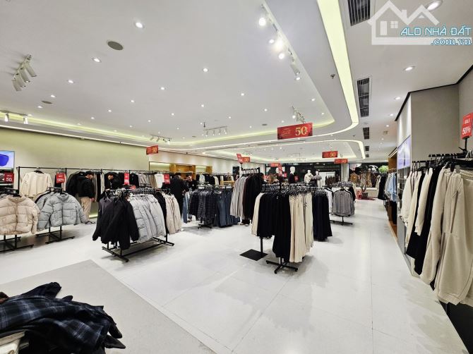 Bán Toà Nhà Mặt Phố Cầu Giấy 400m-11 tầng-mặt tiền 14m- Kinh doanh đa dạng, vỉa hè