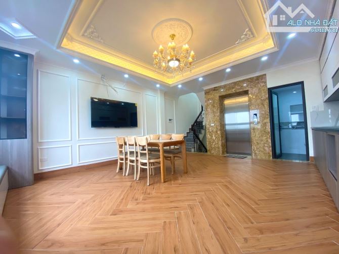 LẠC LONG QUÂN - NHÀ 6 TẦNG THANG MÁY XỊN SÒ Ô TÔ ĐỖ CỬA NGÕ THÔNG - - GẦN PHỐ -CHO THUÊ