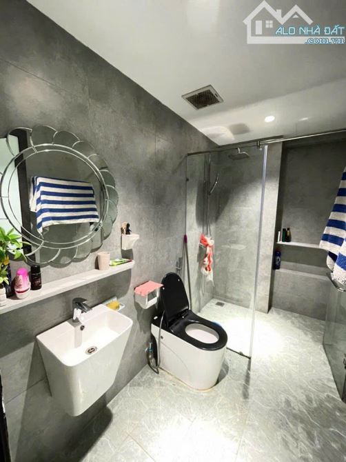 Bán nhà mặt phố Quan Nhân, Thanh Xuân, 96m2*5 tầng thang máy, MT 5.5m, hai thoáng, 22.8 tỷ