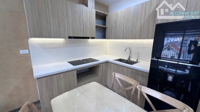 Toà CHDV Khâm Thiên ngõ thông KD, gần ô tô gần ĐH Văn hoá 98m2*7T, TM, 18 phòng xây mới - 8