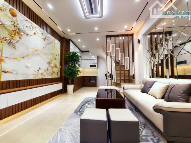 Trần Đại Nghĩa- 34m- 5 tầng - giá chào 9.25 tỷ