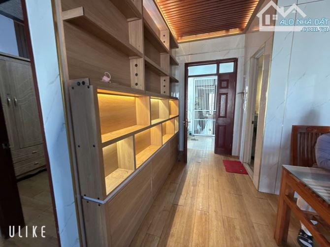 📌Bán căn chung cư 12T tầng cao  📌Công Năng :2pngu ,1wc ,bếp rộng có bán công . Để lại to