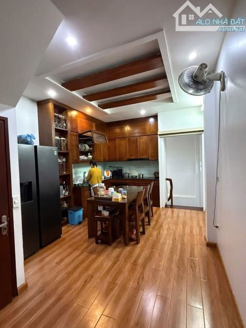 NHẬT CHIÊU TRUNG TÂM TÂY HỒ - 10MÉT RA PHỐ NGẮM HỒ TÂY THỂ DỤC SỚM CHIỀU .GÂNG TTTM LOTT