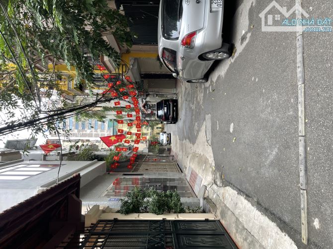 Nhà ngõ phân lô ĐẶNG THUỲ TRÂM -CẦU GIẤY 70m -mt4m-sâu1823tỉ