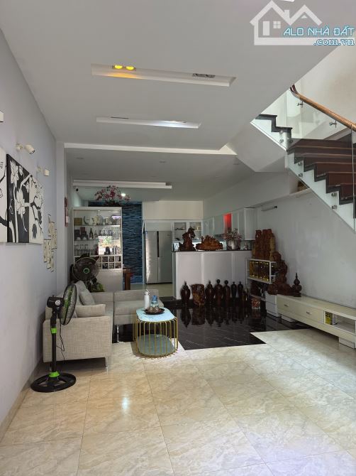 NHÀ 3 MÊ KIÊN CỐ HẺM AMA KHÊ: Giá 5,9 tỷ