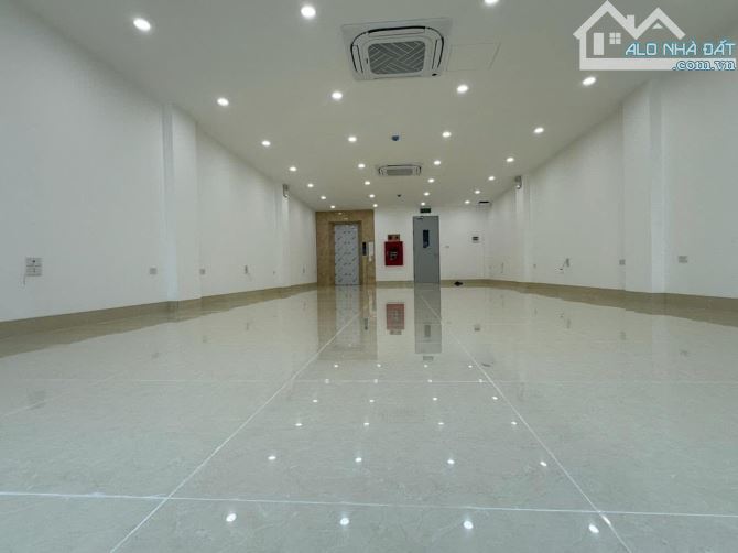 Giảm chào 2 tỉ! Bán nhà mặt phố Nguyễn Ngọc Nại, 120m2, 8 tầng 1 hầm, mặt tiền 6m, 65 tỉ