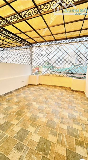 42m,5T-GIÁ TỐT-PHÂ LÔ - GARA Ô TÔ -THANG MÁY - FULL CÔNG NĂNG - NHIỀU TIỆN ÍCH XUNG QUANH