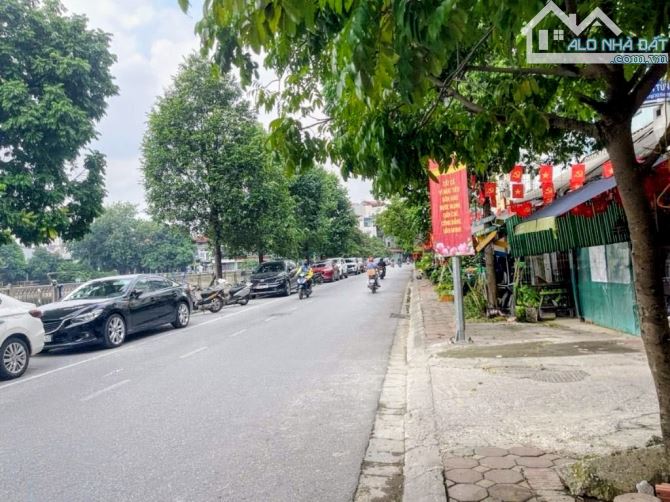 Tòa nhà văn phòng mặt phố view hồ Hạ Đình – Vừa khai thác dòng tiền vừa giữ vị thế gia chủ