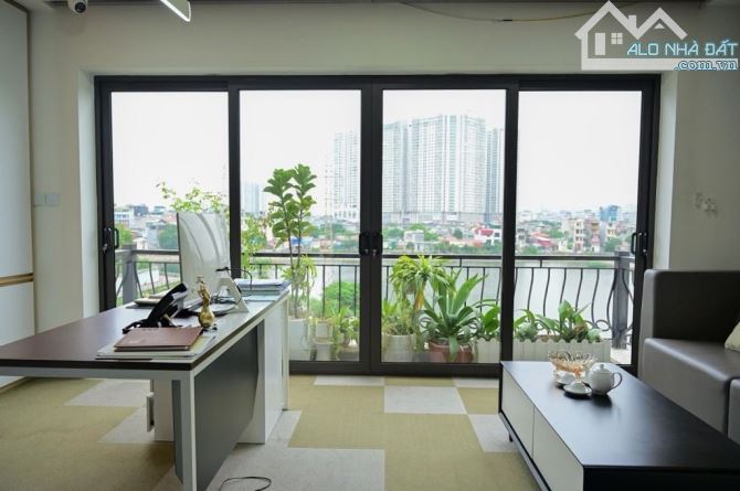 Tòa nhà văn phòng mặt phố view hồ Hạ Đình – Vừa khai thác dòng tiền vừa giữ vị thế gia chủ