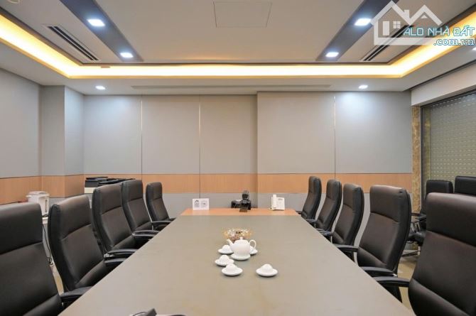 Tòa nhà văn phòng mặt phố view hồ Hạ Đình – Vừa khai thác dòng tiền vừa giữ vị thế gia chủ