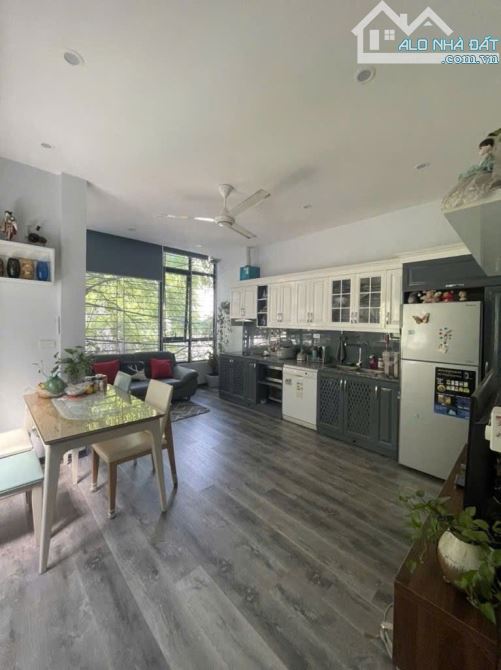 Bán Nhà Mặt Phố Lãng Yên, lô góc - 35/40m2 x 4 tầng - mặt tiền 4m - vỉa hè, KD - SĐCC