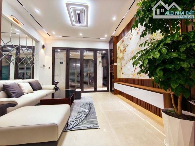 LÊ THANH NGHỊ - BẠCH MAI, mặt ngõ kinh doanh 45m2 - 5m mặt tiền, 30m ra phố, nhỉnh 10 tỷ