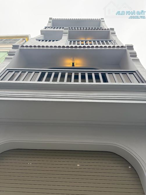 30 chưa phải Tết — Nhà góc phân lô Hai Bà Trưng 71m², thang máy, nhận cọc ngay!