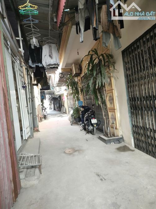 Bán gấp giá rẻ Giải Phóng 63m, cấp 4, mặt tiền 4m, 940 triệu Hoàng Mai.