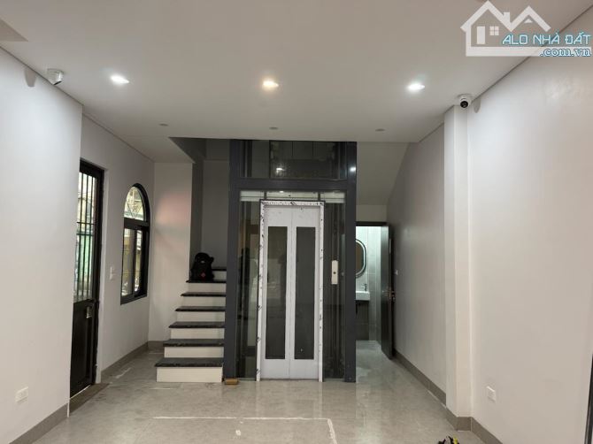 30 chưa phải Tết — Nhà góc phân lô Hai Bà Trưng 71m², thang máy, nhận cọc ngay!