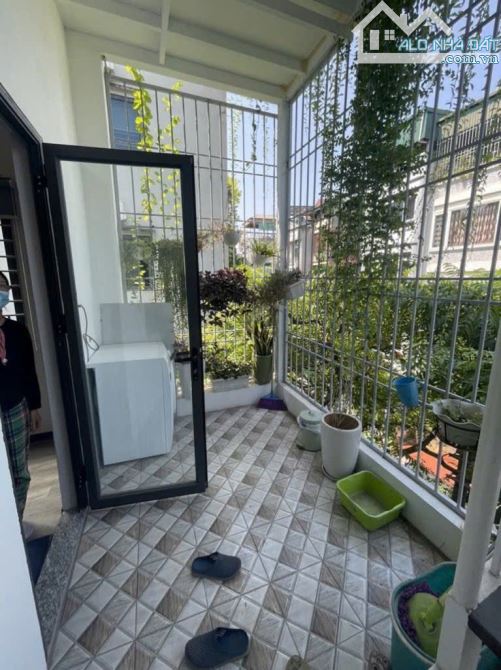 Bán Nhà Mặt Phố Lãng Yên, lô góc - 35/40m2 x 4 tầng - mặt tiền 4m - vỉa hè, KD - SĐCC