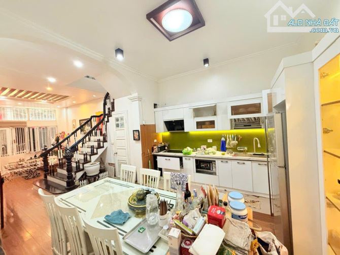 21 TỶ – PHÂN LÔ TÂY HỒ – Ô TÔ CHẠY VÒNG QUANH – GẦN HỒ TÂY