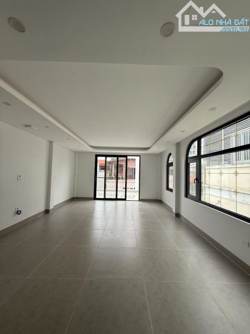 30 chưa phải Tết — Nhà góc phân lô Hai Bà Trưng 71m², thang máy, nhận cọc ngay!