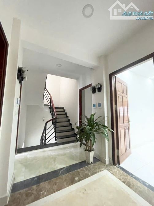 NHÀ NGAY ĐẠI HỌC Y PHẠM NGỌC THẠCH 4 TẦNG XE TẢI NGỦ NHÀ - NGANG 9M(9×16)14PN CHỈ 7.7 TỶ - 5