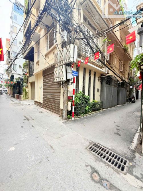 21 TỶ – PHÂN LÔ TÂY HỒ – Ô TÔ CHẠY VÒNG QUANH – GẦN HỒ TÂY