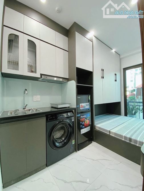 BÁN NHÀ LÊ VĂN LƯƠNG- DÒNG TIỀN- HƠN 30 TỶ THU 1 TỶ 8/ NĂM- 23 PHÒNG- Ô TÔ ĐỖ-LÔ GÓC