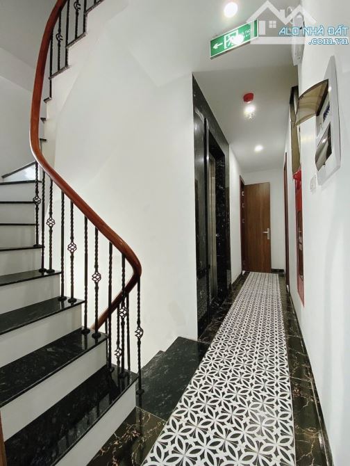 BÁN NHÀ LÊ VĂN LƯƠNG- DÒNG TIỀN- HƠN 30 TỶ THU 1 TỶ 8/ NĂM- 23 PHÒNG- Ô TÔ ĐỖ-LÔ GÓC