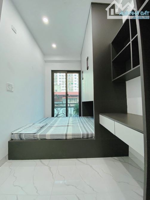 BÁN NHÀ LÊ VĂN LƯƠNG- DÒNG TIỀN- HƠN 30 TỶ THU 1 TỶ 8/ NĂM- 23 PHÒNG- Ô TÔ ĐỖ-LÔ GÓC