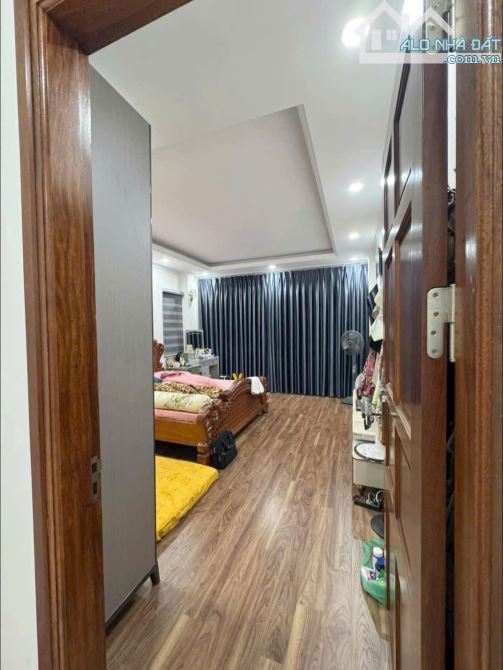 7 tầng thang máy lô góc đẹp 20m Phố Kim Ngưu, oto tránh đỗ, 58m2 sổ ngõ vip. Giá 21.5 tỷ