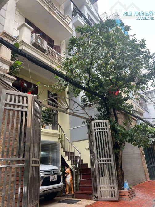 PHÂN LÔ Ô TÔ, HOÀNG QUỐC VIỆT,KINH DOAN, 3 THOÁNG, XÂY KIÊN CỐ, LẮP THANG MÁY RỘNG 80M2x6T