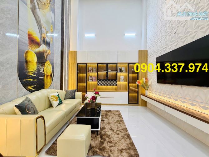 BÁN NHÀ BẠCH MAI 40M2 - THANG MÁY - NGÕ NÔNG 50M RA PHỐ