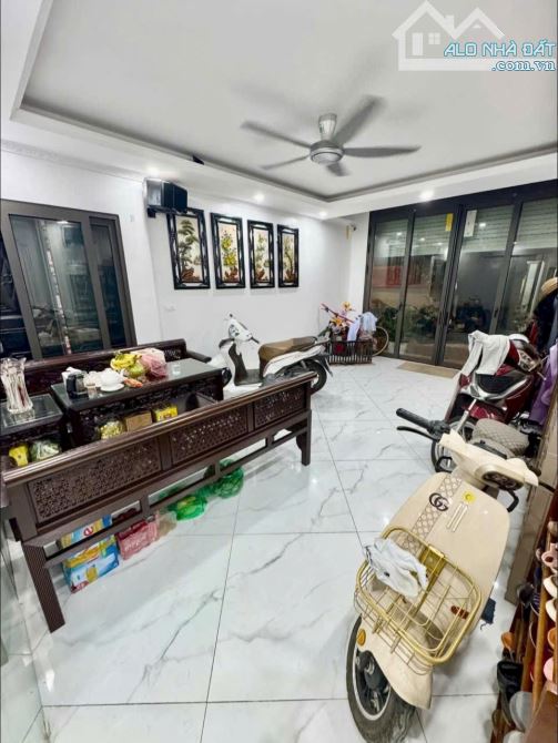 7 tầng thang máy lô góc đẹp 20m Phố Kim Ngưu, oto tránh đỗ, 58m2 sổ ngõ vip. Giá 21.5 tỷ