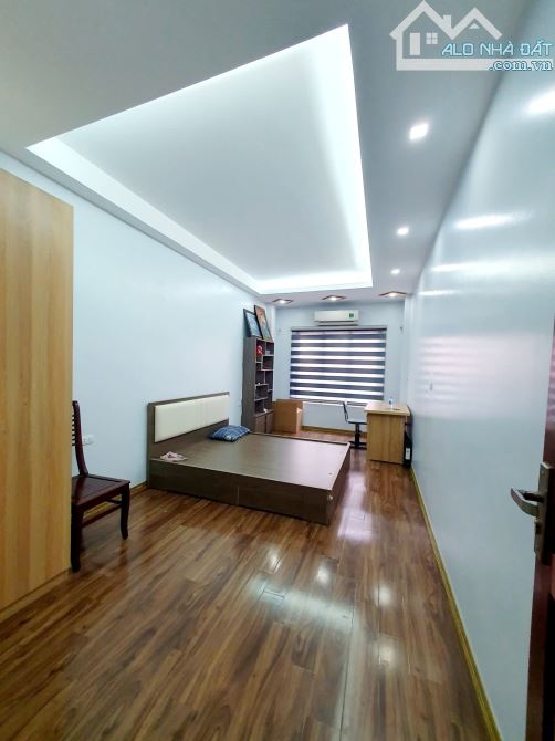 LẠC LONG QUÂN 32M2, 5 TẦNG, MT 3.2M, 8.69 TỶ, NHÀ DÂN XÂY, GẦN Ô TÔ TRÁNH