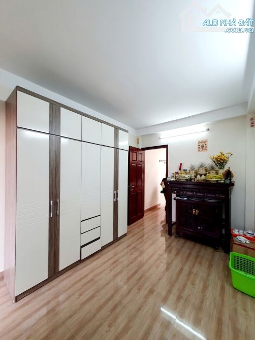 LẠC LONG QUÂN 32M2, 5 TẦNG, MT 3.2M, 8.69 TỶ, NHÀ DÂN XÂY, GẦN Ô TÔ TRÁNH