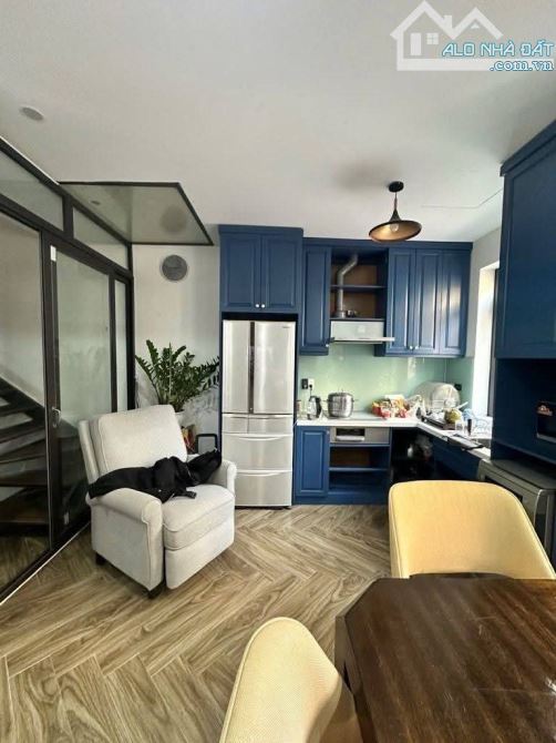 Trịnh Công Sơn – Phố Vip Tây Hồ. Nhà 5 tầng – Ô chờ thang máy – View Hồ Tây