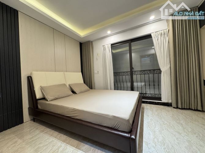 Cực hiếm! Bán nhà Trần Hưng Đạo, 60m2, mặt tiền 5m, 30.8 tỷ, ô tô tránh, KD đỉnh