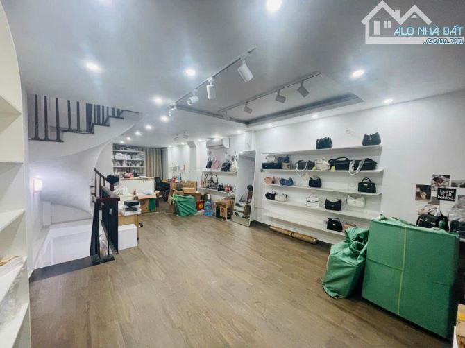 Mặt phố Thụy Khuê - Tây Hồ, nhà đẹp - sẵn dòng tiền, kinh doanh Vip 38m2*6T, giá mềm 20 tỷ