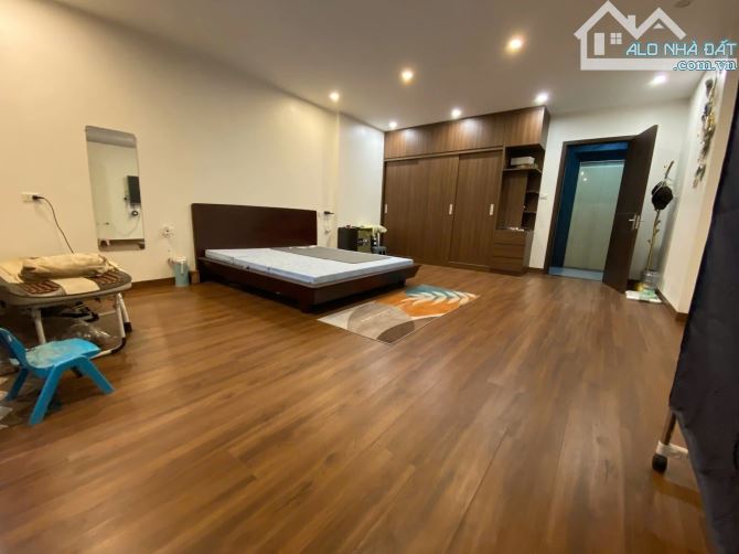 PHÂN LÔ QUÂN ĐỘI, PHỐ NGHĨA TÂN, 2 THOÁNG OTO TRÁNH VỈA HÈ, 35m, 7 TẦNG TM, MT 4m 16.8 Tỷ