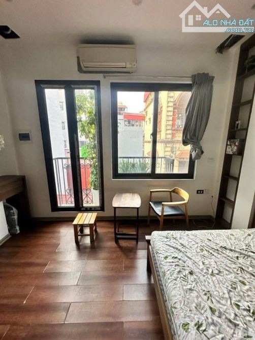 Trịnh Công Sơn – Phố Vip Tây Hồ. Nhà 5 tầng – Ô chờ thang máy – View Hồ Tây