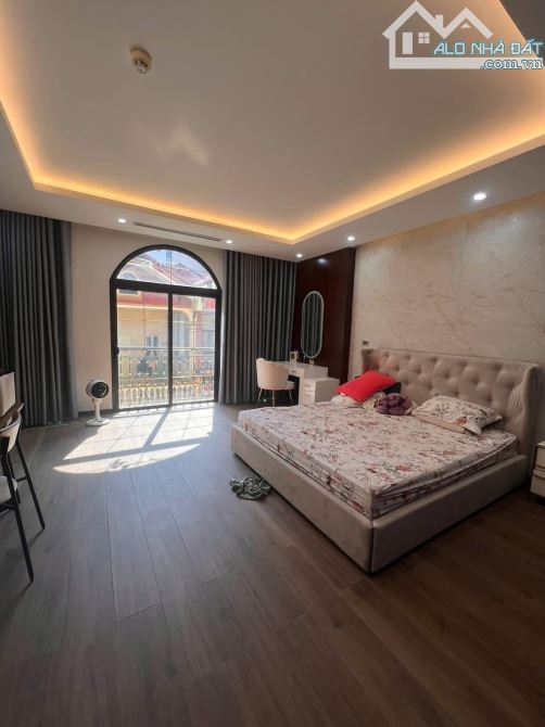 BÁN NHÀ PHỐ CẦU GIẤY PHÂN LÔ OTO DT50m2*6T THANG MÁY CHỜ. CHỈ 16.6 TỶ