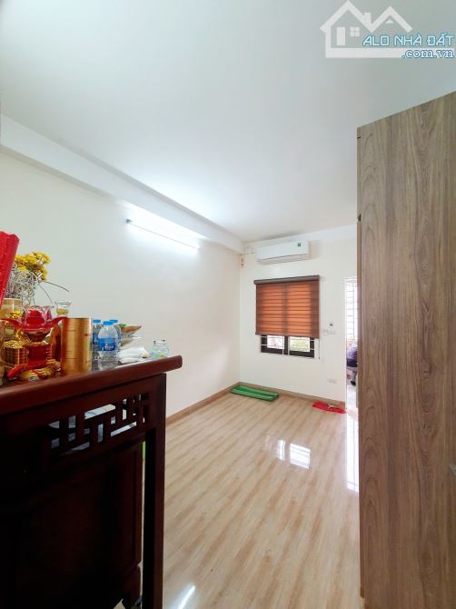 LẠC LONG QUÂN 32M2, 5 TẦNG, MT 3.2M, 8.69 TỶ, NHÀ DÂN XÂY, GẦN Ô TÔ TRÁNH