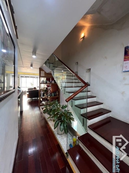 BÁN ĐẢO VŨ MIÊN TÂY HỒ - 4 TẦNG 70M2 - VIEW HỒ TÂY - Ô TÔ VÀO NHÀ - KINH DOANH