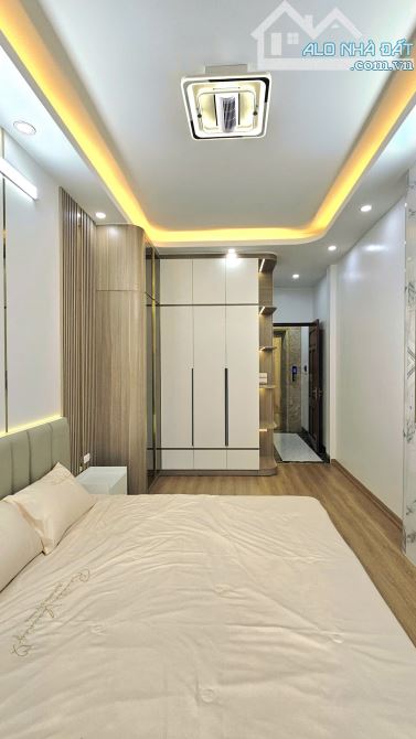 CHÍNH CHỦ BÁN NHÀ PHỐ TÂY SƠN, 10M RA OTO, 32M2, 5 Tầng, 8,5 Tỷ