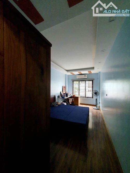 LẠC LONG QUÂN 32M2, 5 TẦNG, MT 3.2M, 8.69 TỶ, NHÀ DÂN XÂY, GẦN Ô TÔ TRÁNH