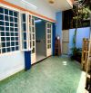 Cho thuê nhà nguyên căn 100m2 gần chợ Thủ Đức, 2PN máy lạnh, giá rẻ
