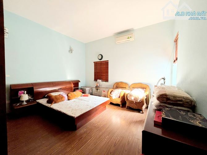 Bán nhà 7 tầng thang máy - Căn góc nở hậu - Nhà xây mới ,ô tô nhỏ qua nhà - Kinh doanh đỉn