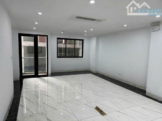 BÁN TÒA VĂN PHÒNG NGÕ LẠC LONG QUÂN – 295M² – 8 TẦNG – Ô TÔ TRÁNH – DOANH THU KHỦNG