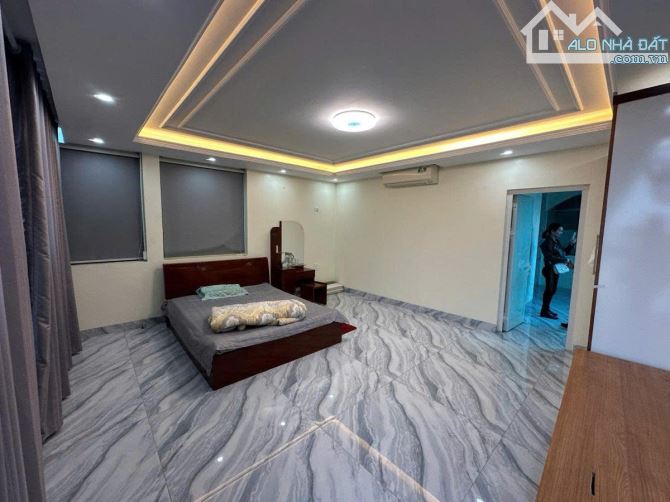 HAI BÀ TRƯNG - GẦN TIMESCITY - MẶT PHỐ TO - VỈA HÈ - 71M2 - 8 TẦNG THANG MÁY - MT SUÝT 6M