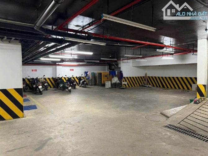 BÁN TÒA VĂN PHÒNG NGÕ LẠC LONG QUÂN – 295M² – 8 TẦNG – Ô TÔ TRÁNH – DOANH THU KHỦNG